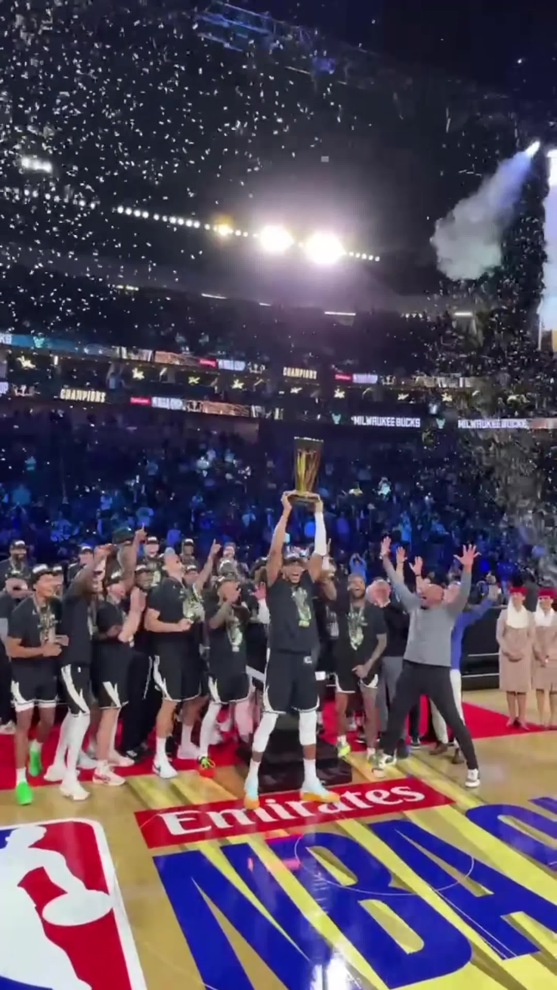 包含NBA季后赛焦点战绩！雄鹿虐勇士猛龙险胜的词条